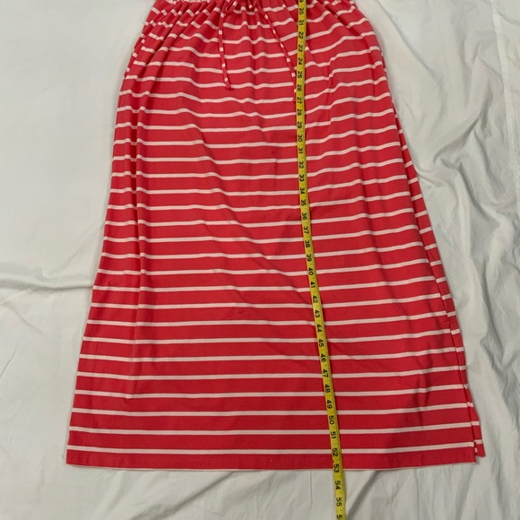 Kim Rogers Maxi Dress 
Size Medium 
Coral & White Stripe
Pockets 
Stretch - Picture 14 of 15